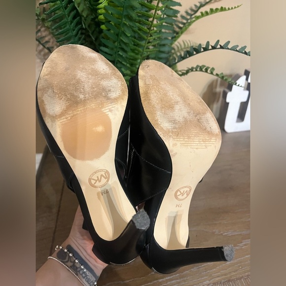 Michael Kors Clara Peep-Toe‎ Leather Pump Size 7 - Picture 13 of 16